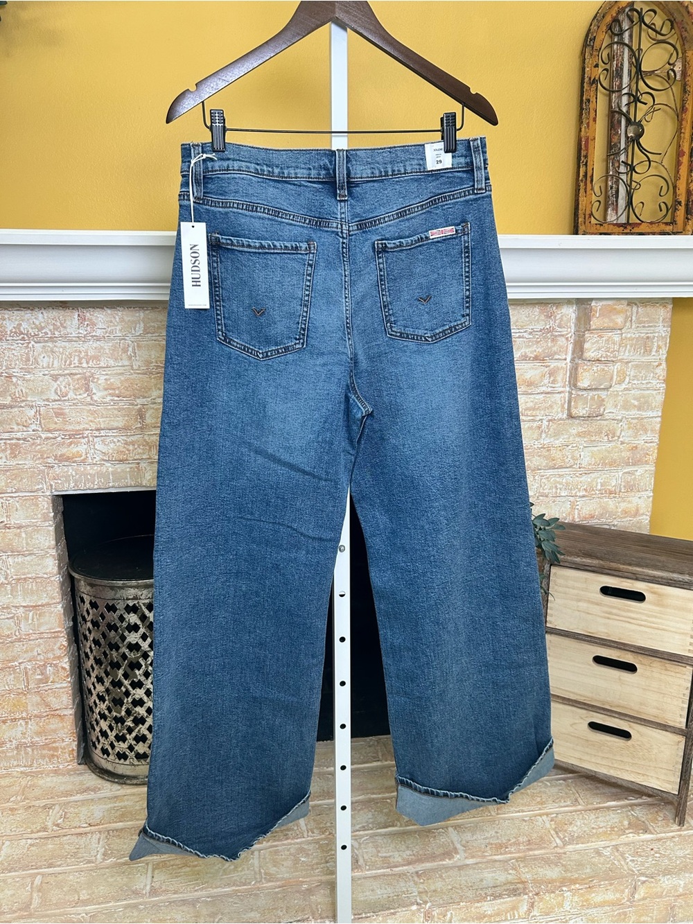Hudson Jolene Wide Leg 3 Jeans in the Dickinson wash old money quiet luxury - Picture 4 of 16